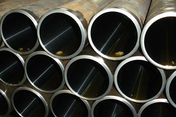 青島無縫鋼管分熱軋(擠壓、擴)和冷拔(軋)兩種